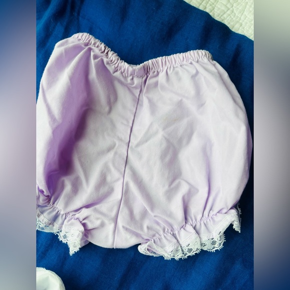 Sz 0-3 mon. VTG Colonial prairie Purple White ruffle lace dress w/bow & bloomers - Picture 11 of 12